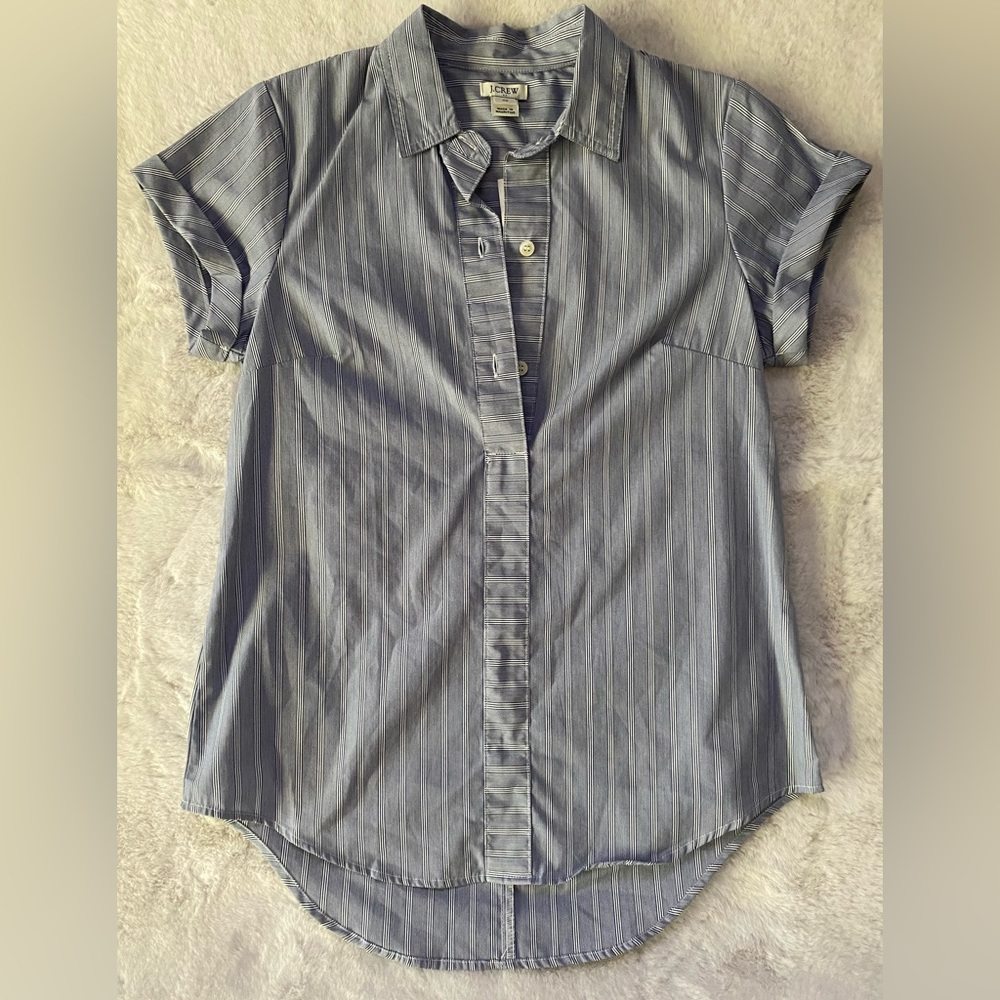 J.CREW NWT factory white/blue pinstripe XS top.